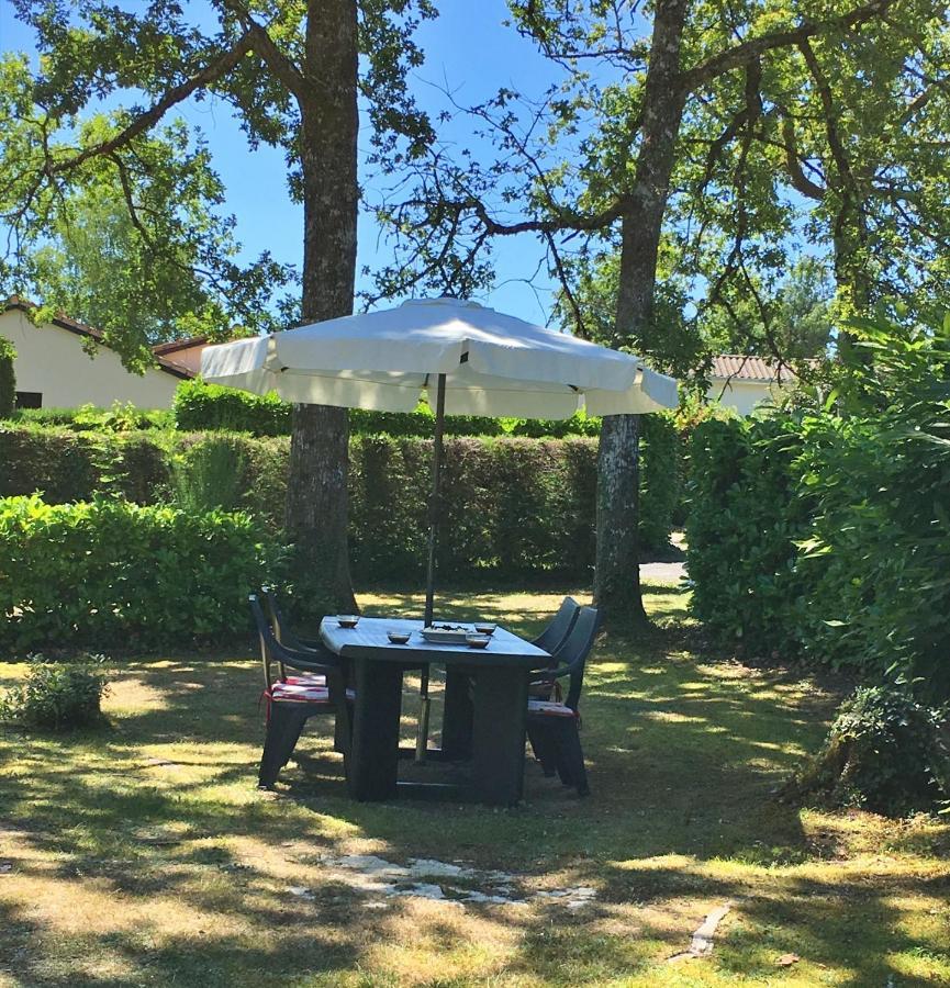 Vakantie Woning Le Chat Maison 175 Ecuras Exteriör bild