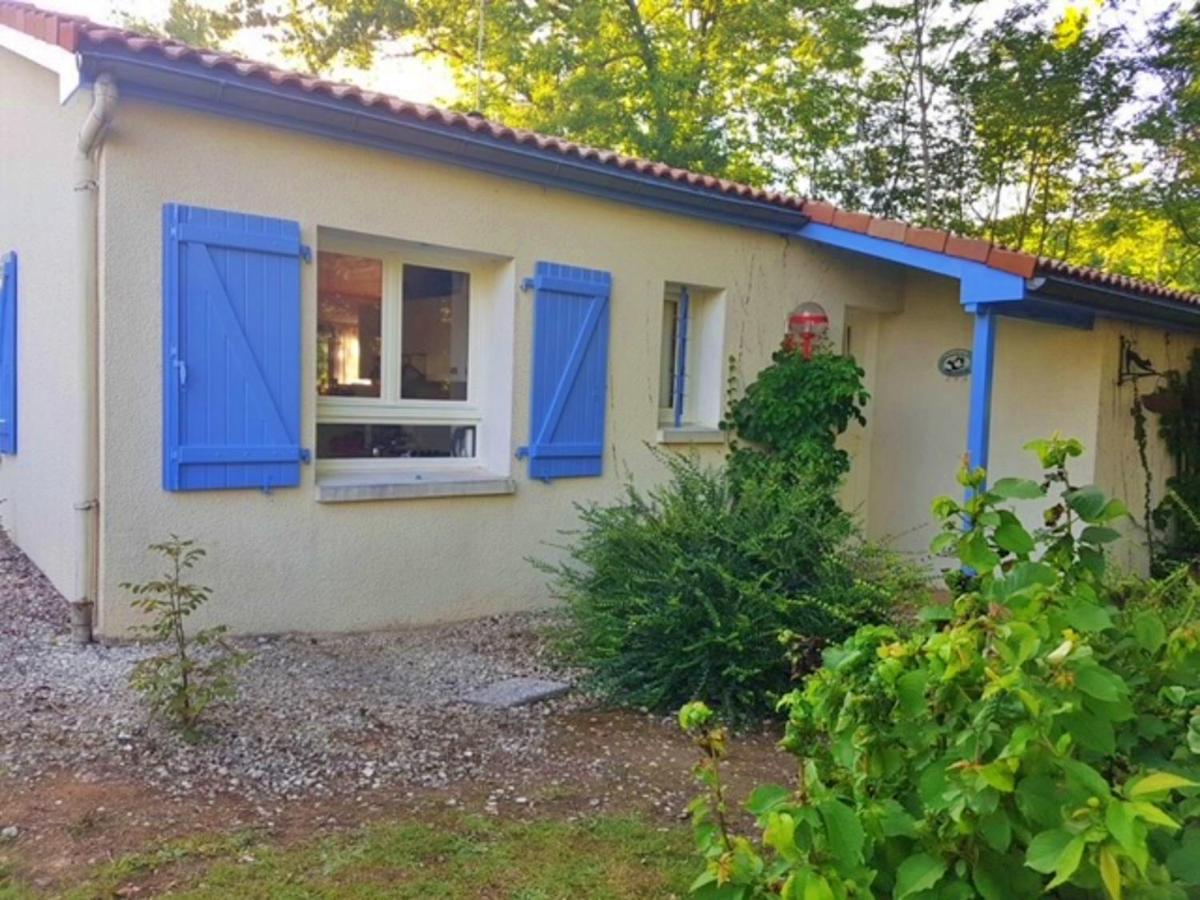 Vakantie Woning Le Chat Maison 175 Ecuras Exteriör bild